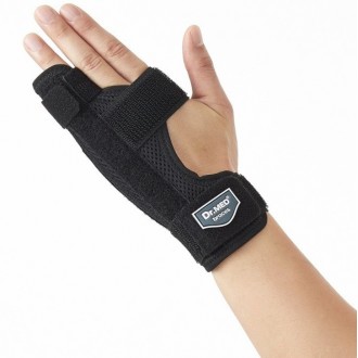 ORTEZA NADGRASTKA z usztywnieniem palców DR-W132-4 DR.MED
